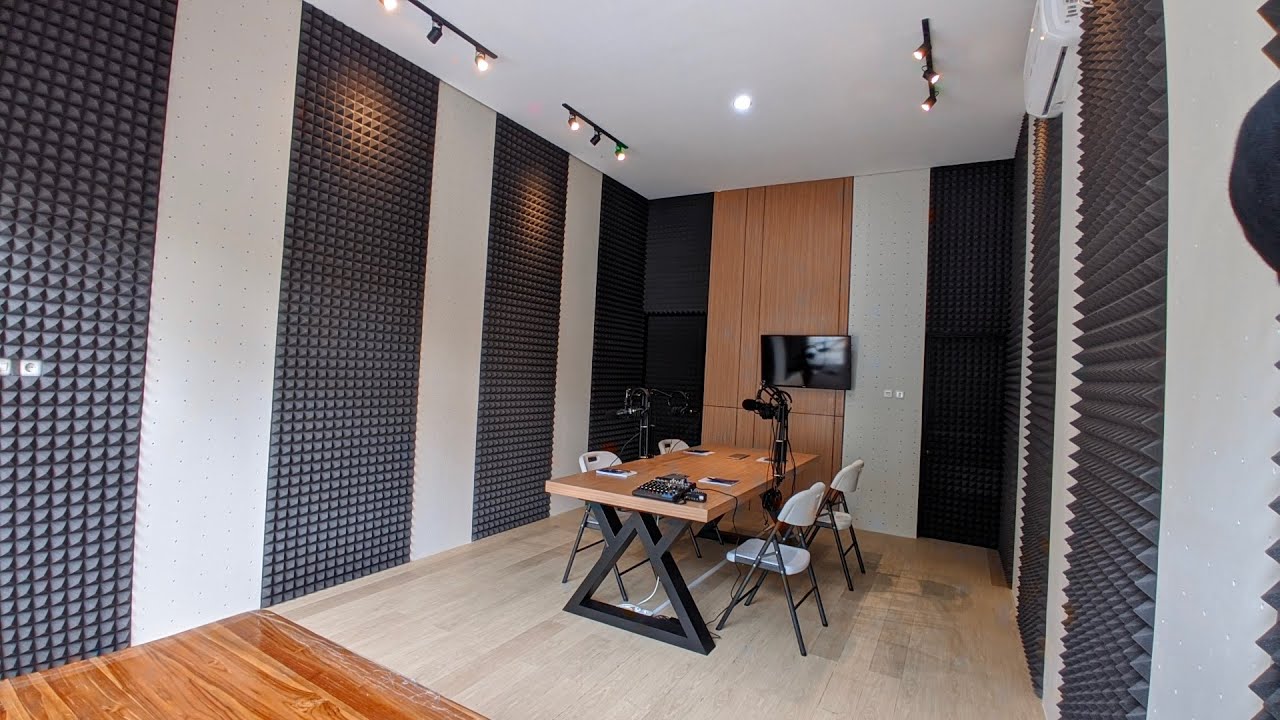 PROJECT STUDIO PODCAST NGAWI - LOCKEROOM INTERIOR