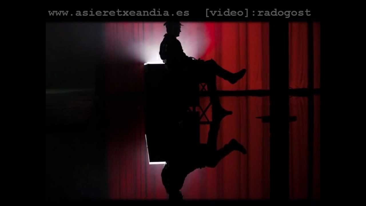 ASIER ETXEANDIA sings Favourite Routine (a song by Silence)