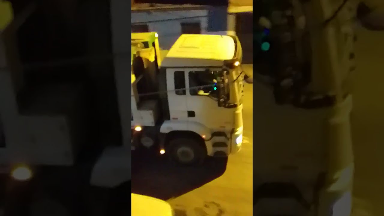 Camión Recolector de Basura de la Municipalidad distrital de San Martín de Porres ¡Nos une!.
