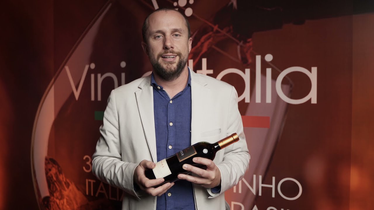 Casa Perini - Vitis Barbera com espaguete ao molho sugo