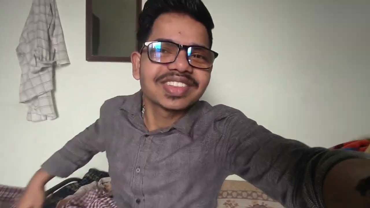Chalo aaj ghumne chalte Hain