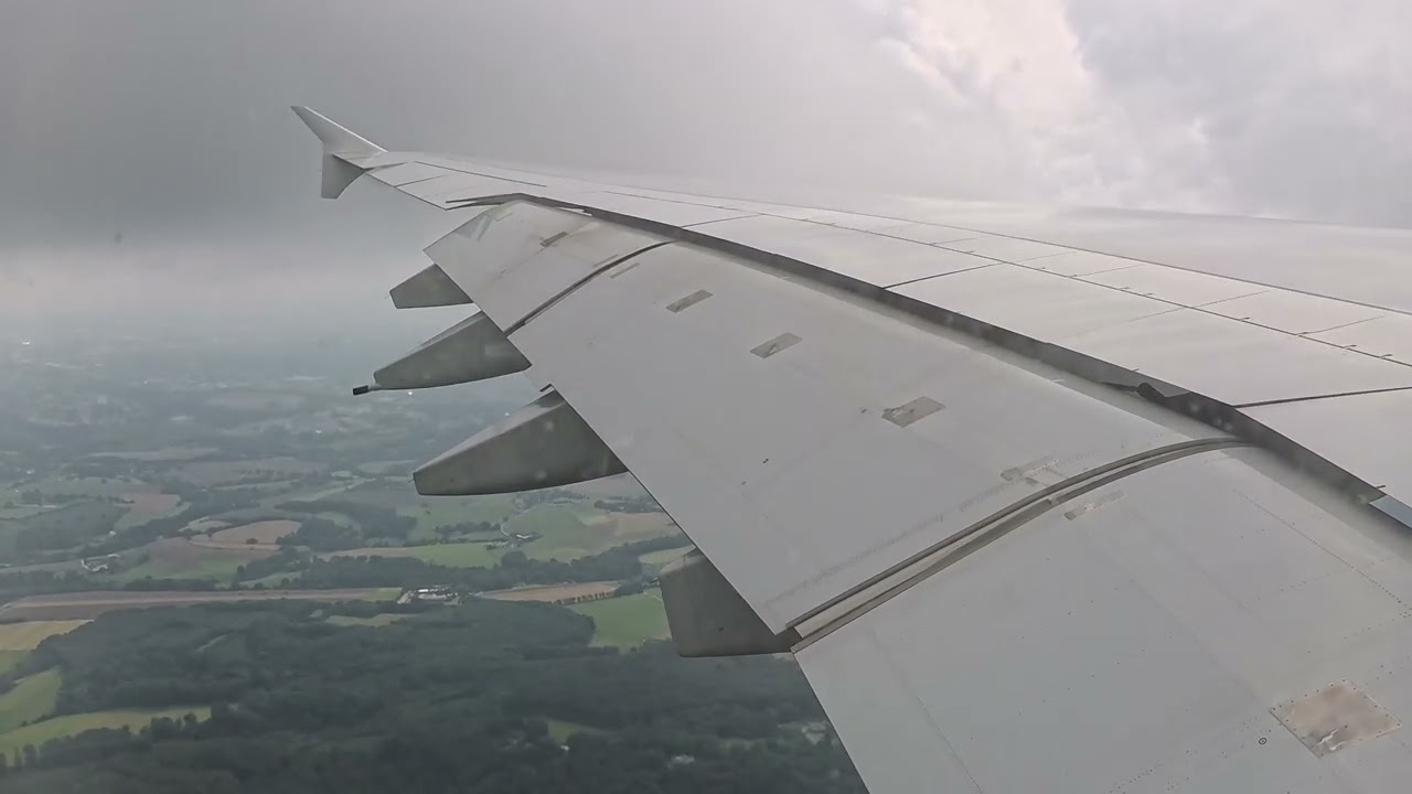 Emirates Airbus A380 landing in Duesseldorf | Wingview (HD)