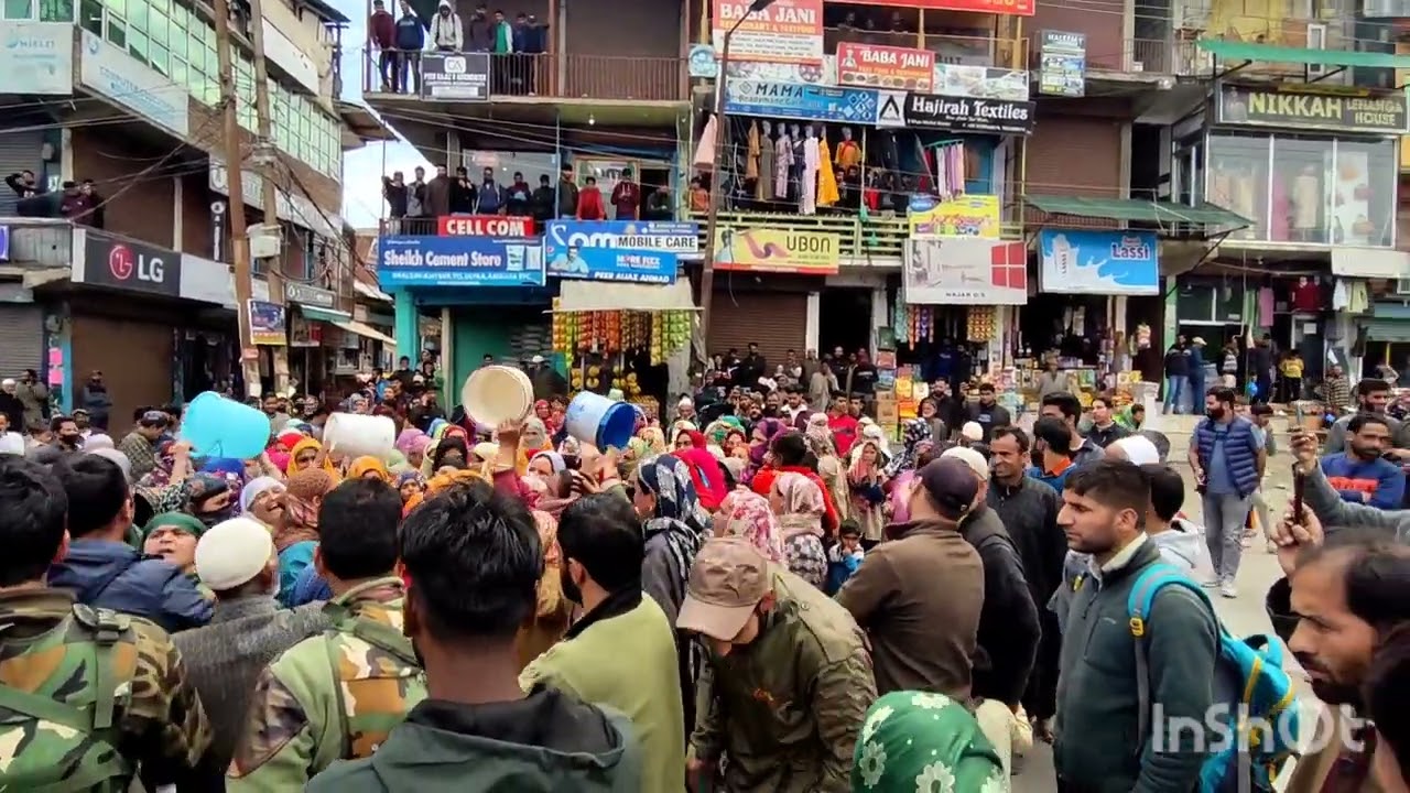 Water protest in kunzer main market // latest news today 😢😢😢