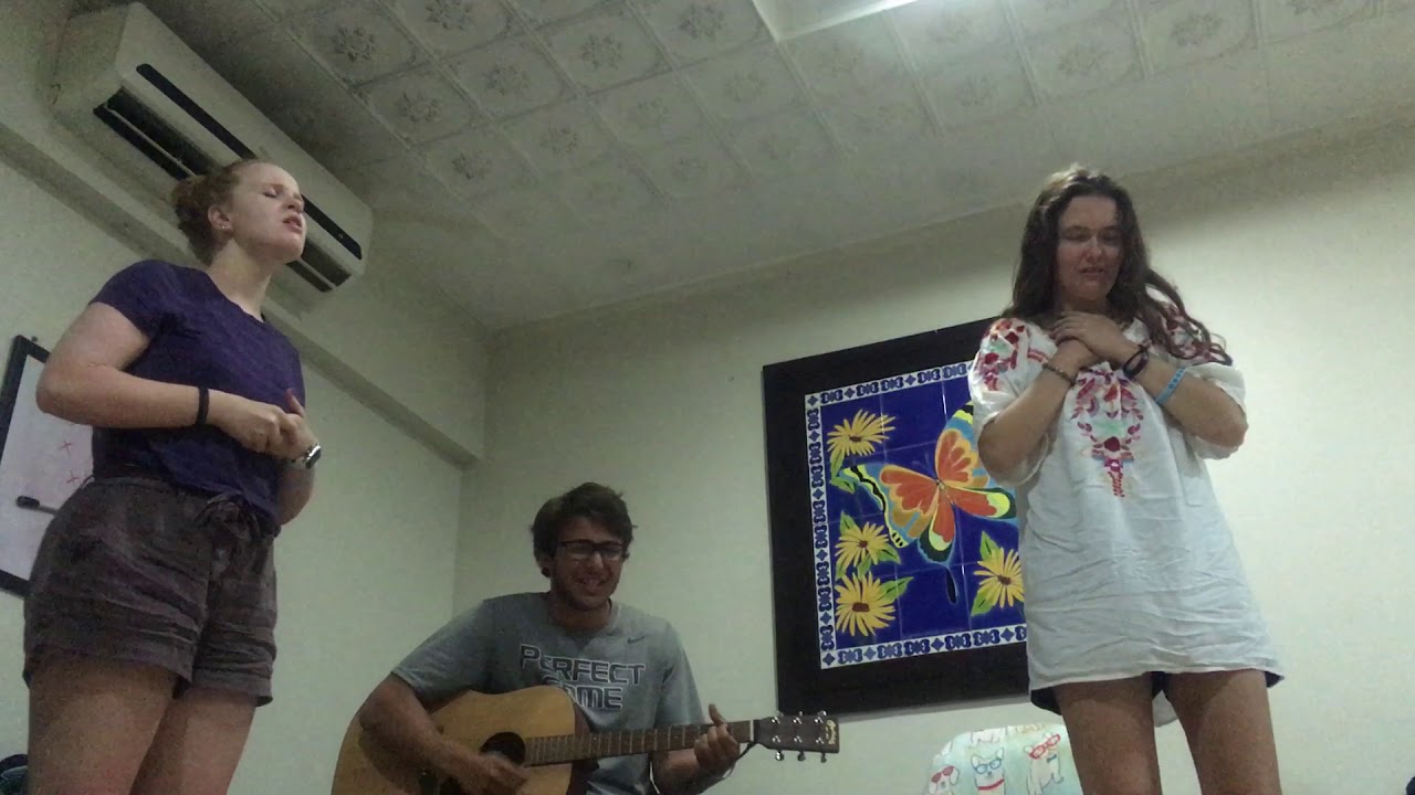 Jonny Oswald leads amazing Worship in Panama