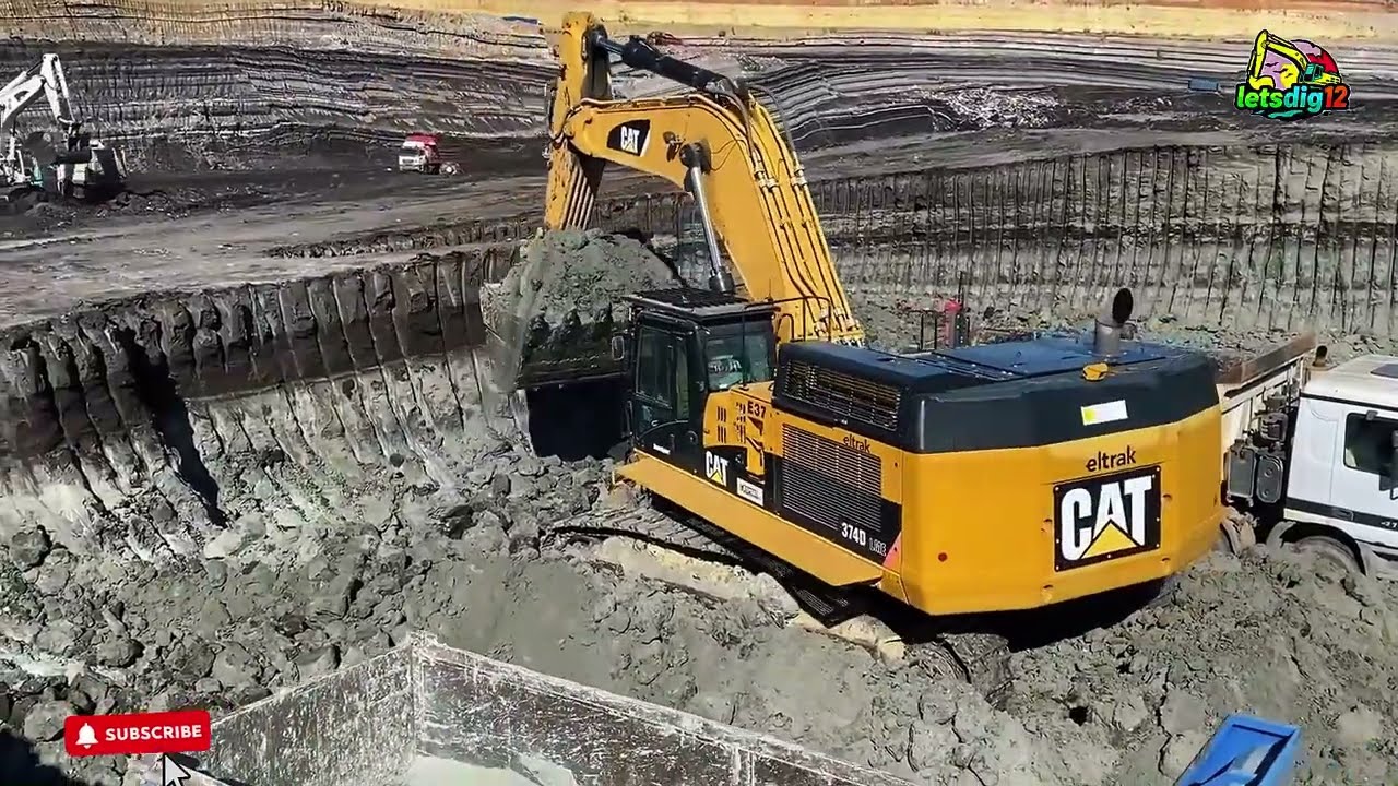 Caterpillar 374D Loading Mercedes & MAN Trucks | 4K Coal Mine Action