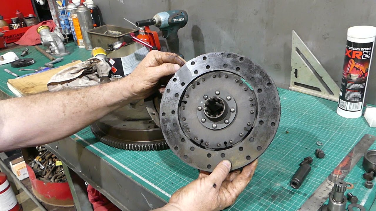 How to remove your Ferguson TE20 Clutch and Flywheel