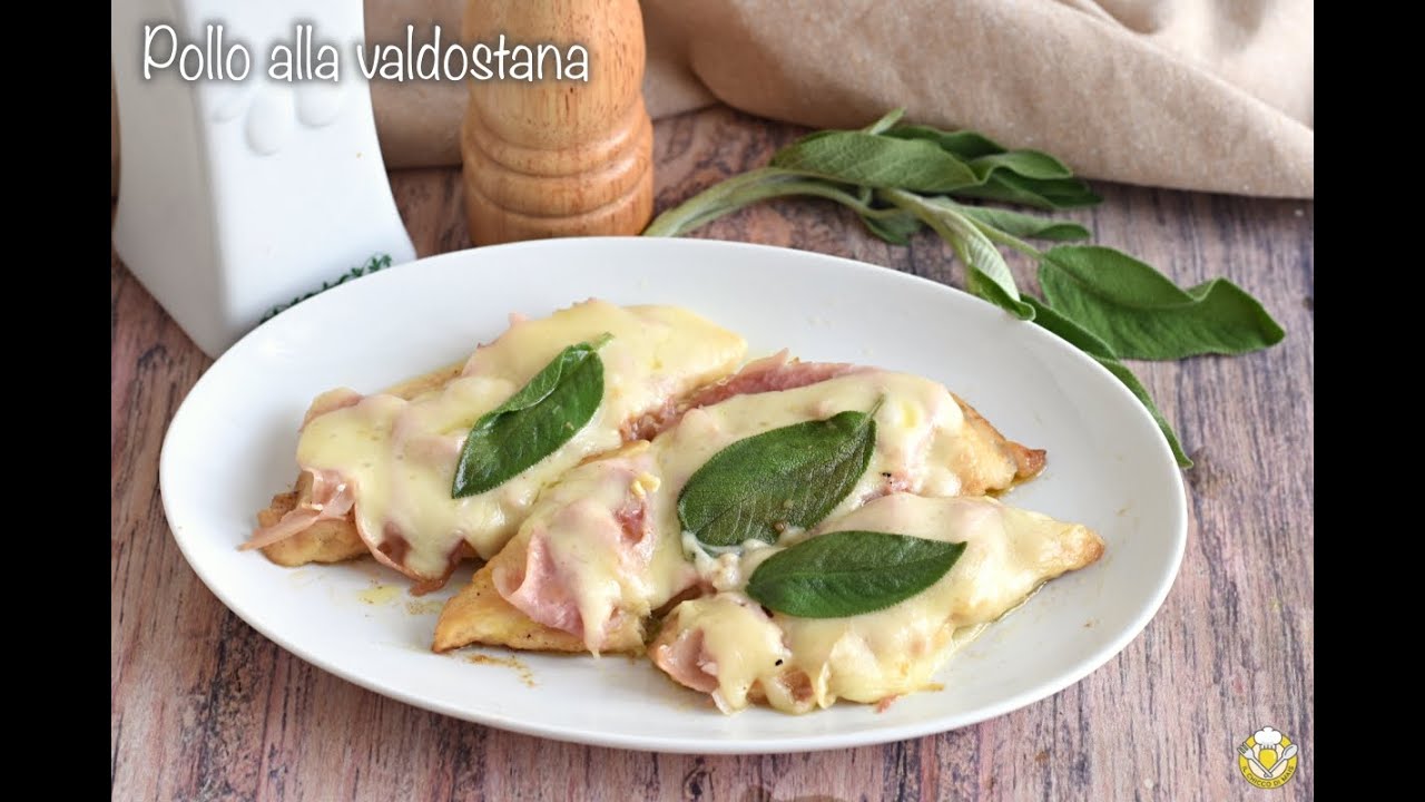 Scaloppine di pollo alla valdostana con prosciutto cotto e formaggio: ricetta veloce e gustosissima!