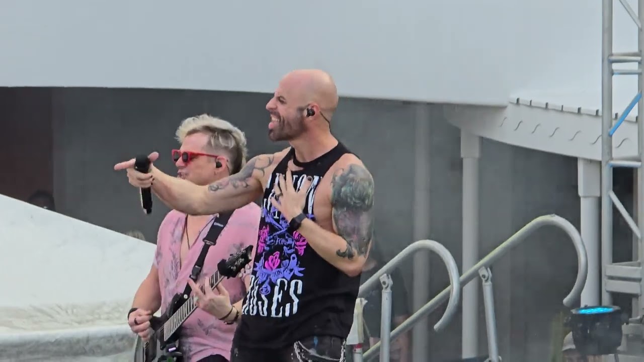 Daughtry- Separate Ways LIVE CreedCruise