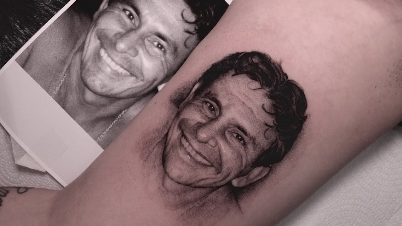 Tatuando retrato (tatuagem de retrato realista)