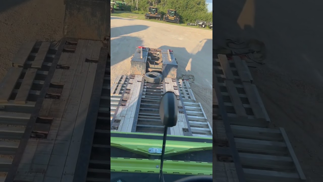Unloading combine #claas #combine #farmequipment #rgn #canada