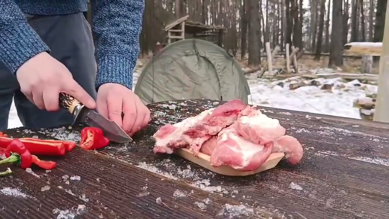 Noc w lesie zimą oraz przyrządzanie jedzenia na ognisku│bushcraft