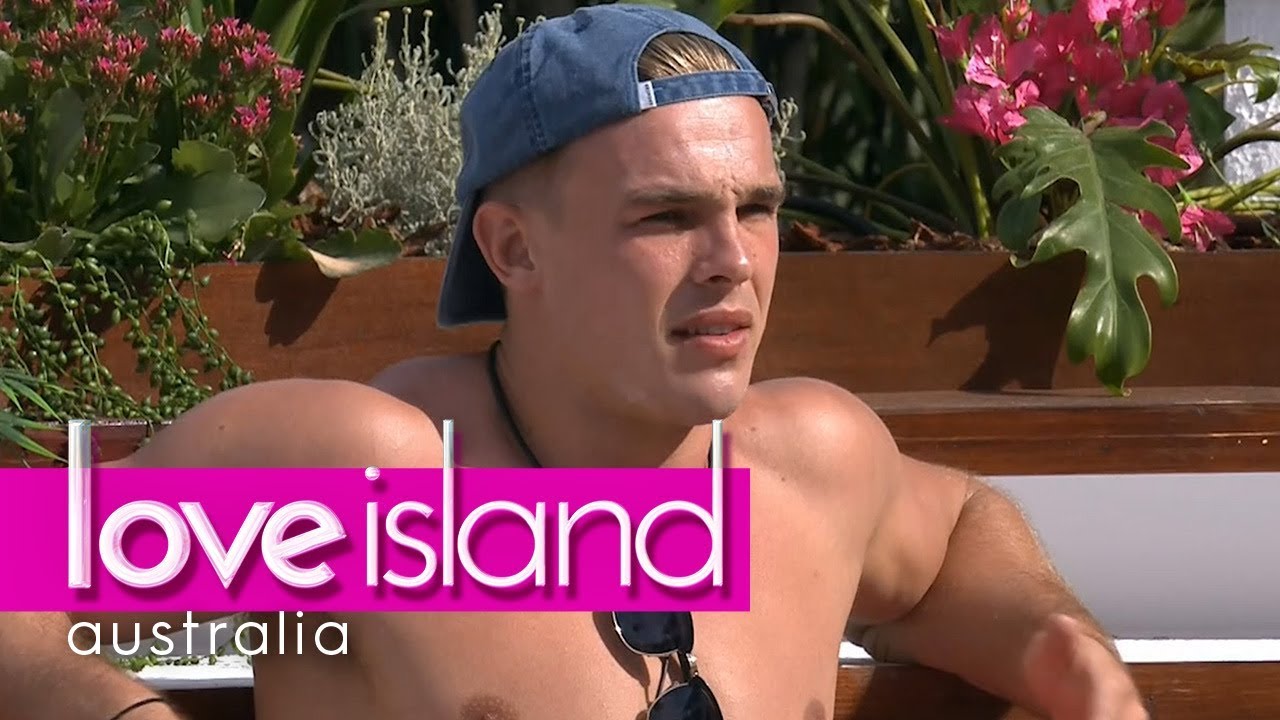 Charlie gets double friend-zoned | Love Island Australia 2018