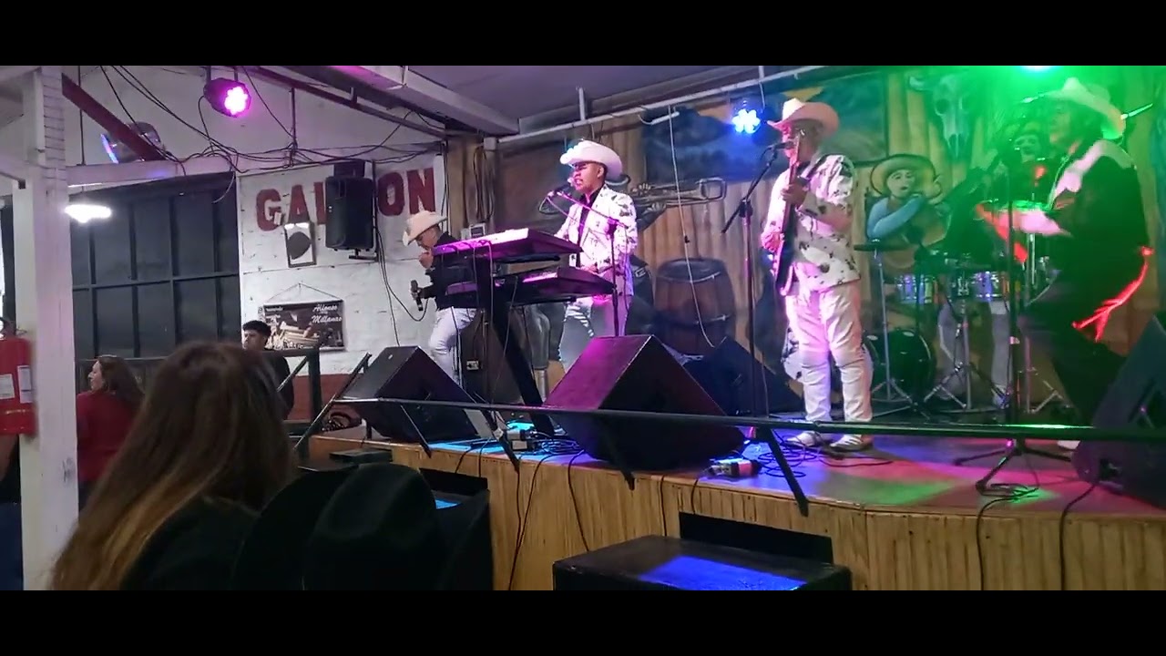 HORIZONTES DE CERRO NEGRO  EN EL  GALPÓN  RANCHERO JUNIO 2022👍🎸🪗🐎