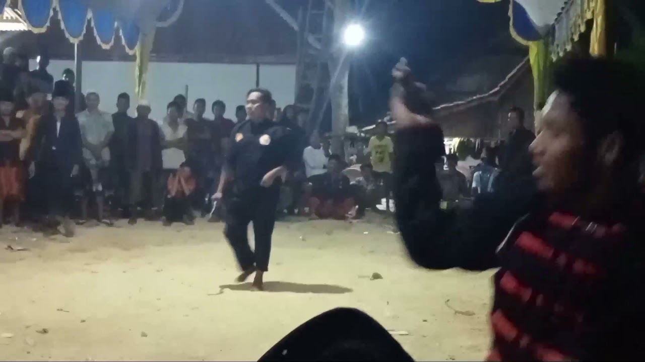 PS COBRA Ranting Proppo Pamekasan tampil memukau di desa Danglebar..