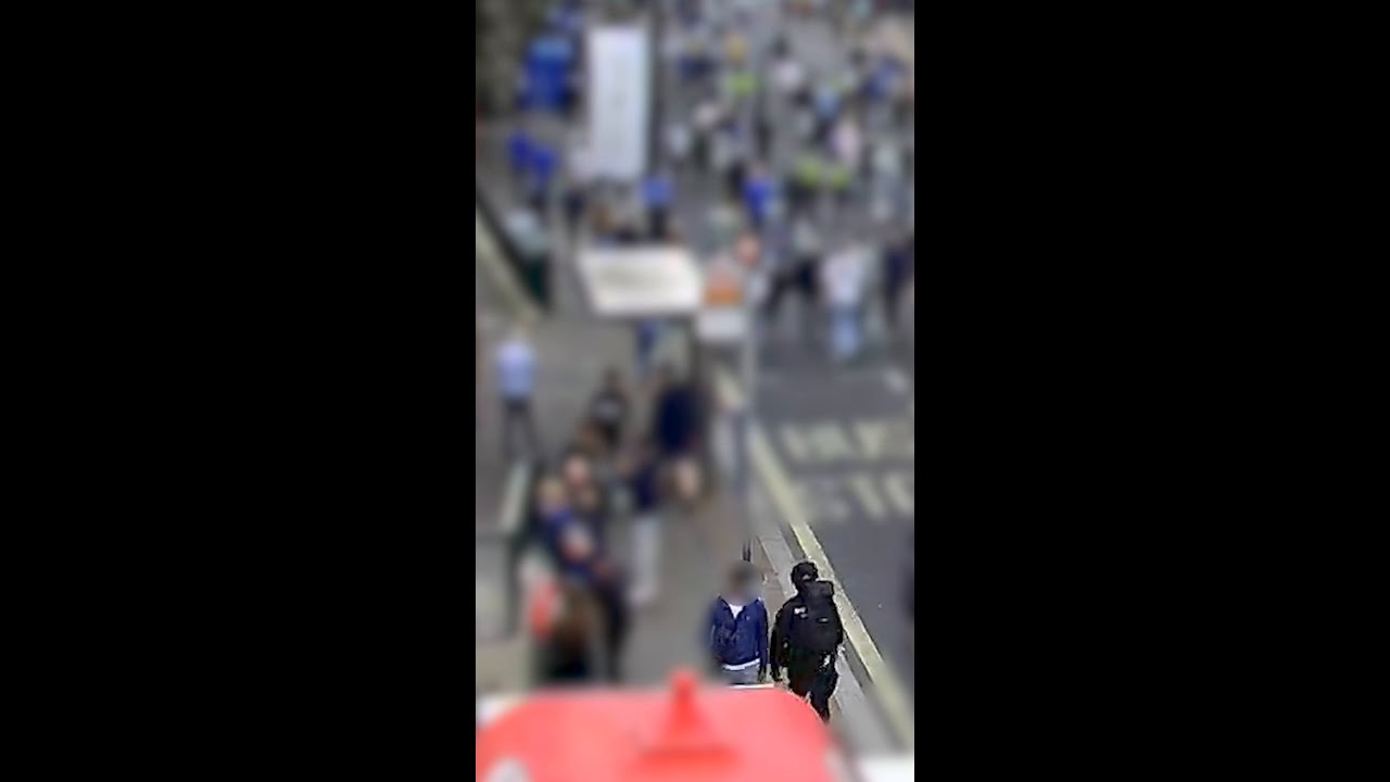 Officers charge towards man carrying imitation firearms