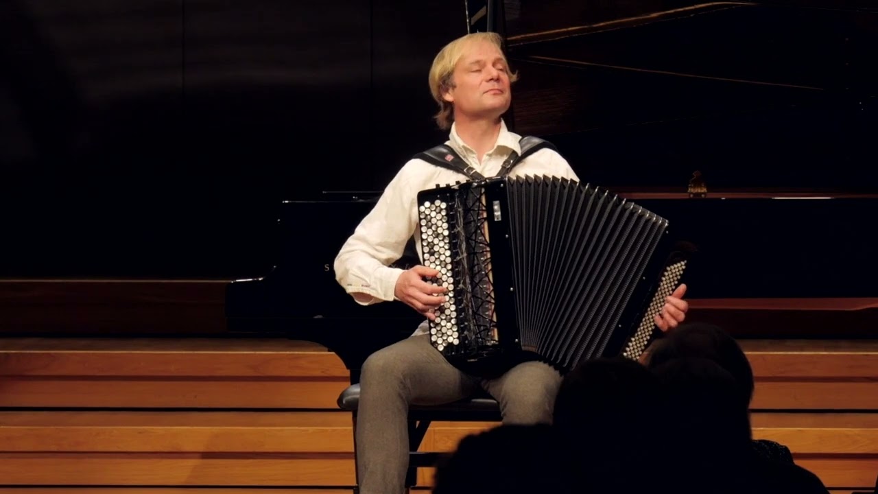 Arne Nordheim: Flashing (Frode Haltli)