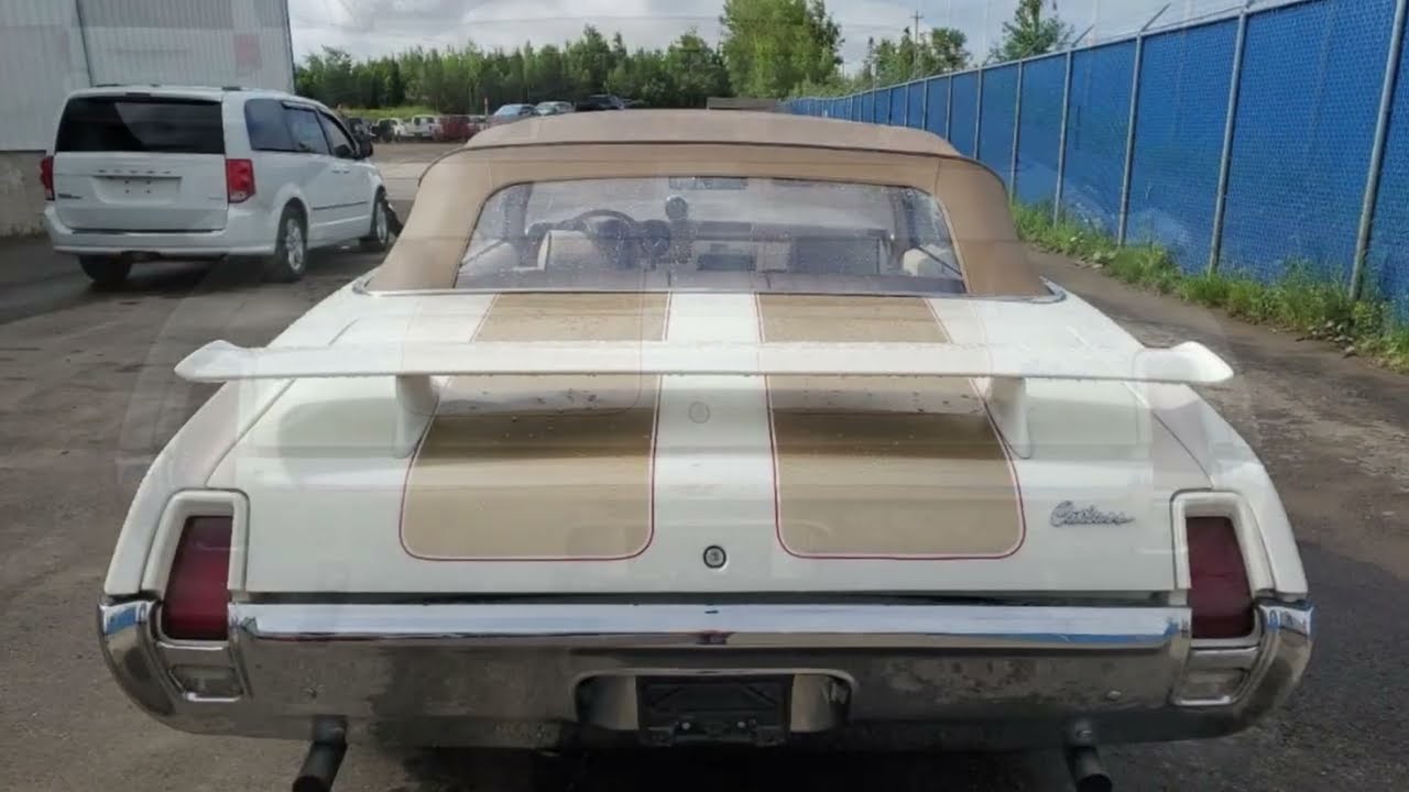 Автомобиль Olds Cutlass 1969 года выпуска, поврежденный водой, полностью непригоден к эксплуатаци...
