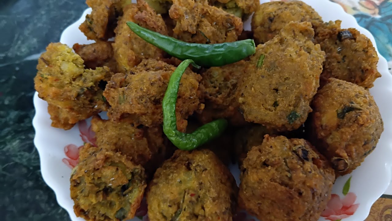 Sabut Hari mung ke karare aur masaledar pakode, moong pakoda recipe//#food 