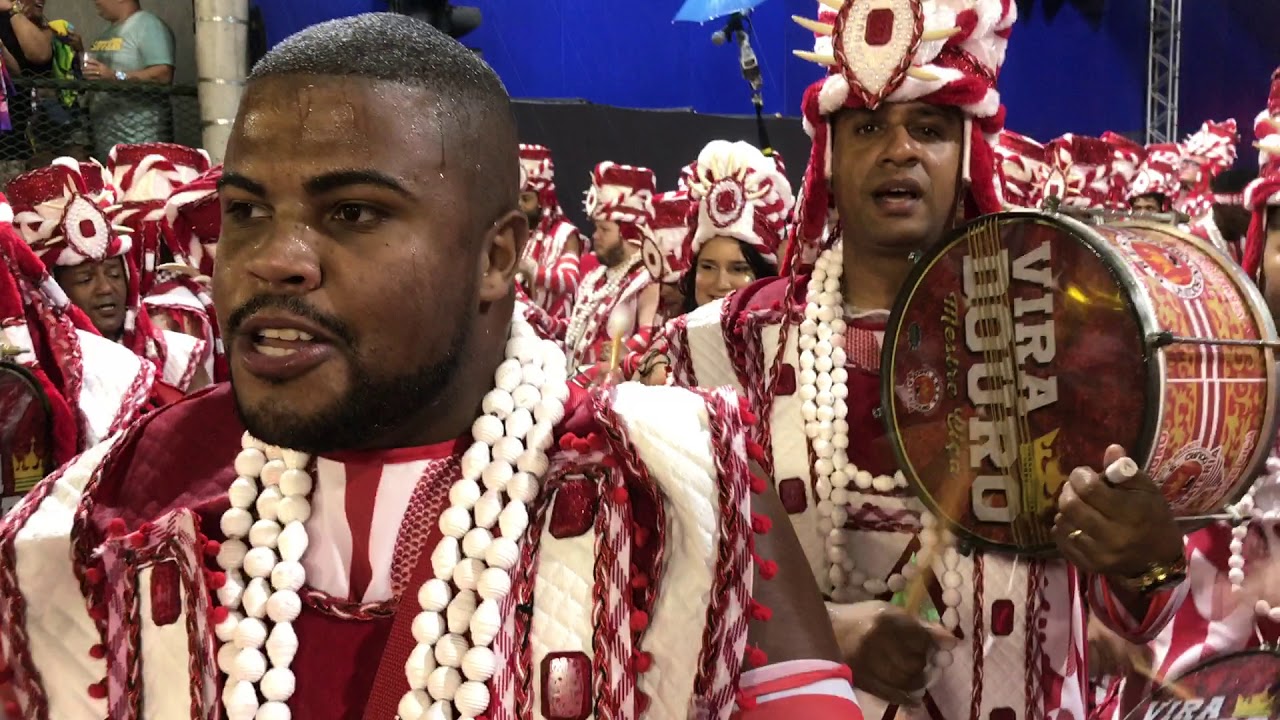 Bateria da Viradouro no desfile das campeãs 2020!