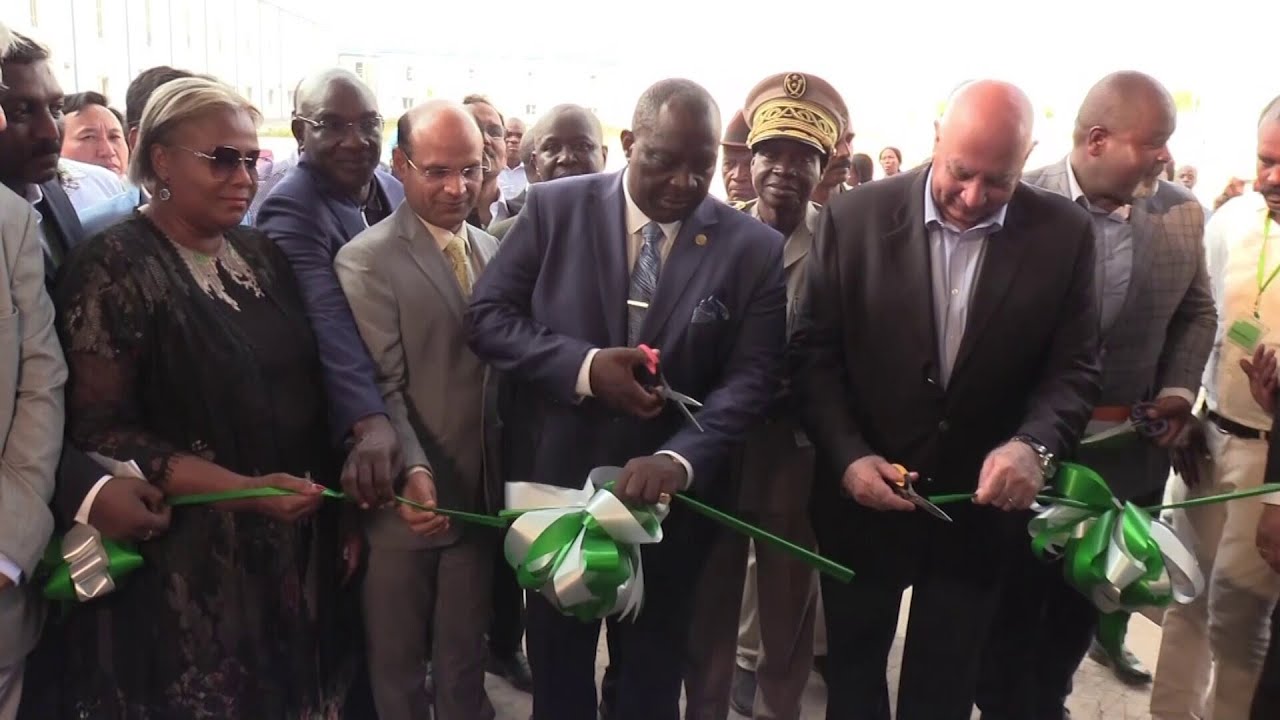Adjoumani Kouassi inaugure une usine de transformation de noix de cajou à Yamoussoukro
