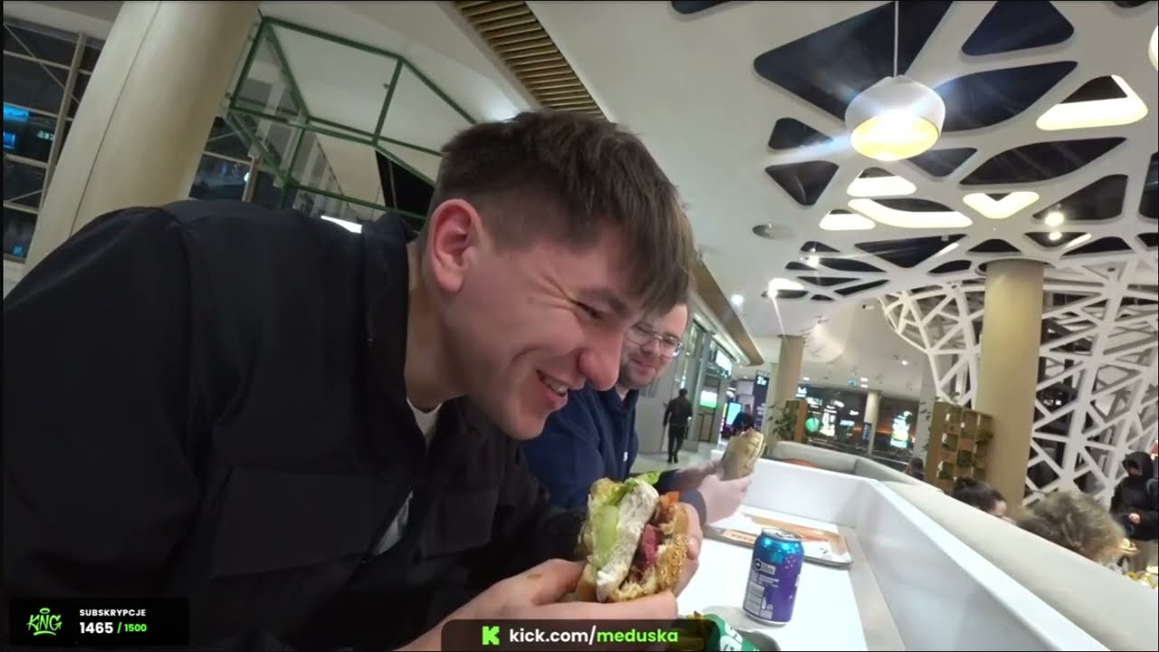 Meduska testuje dietetycznego burgera WK Dzik za 70 zł no way. Pasibus.