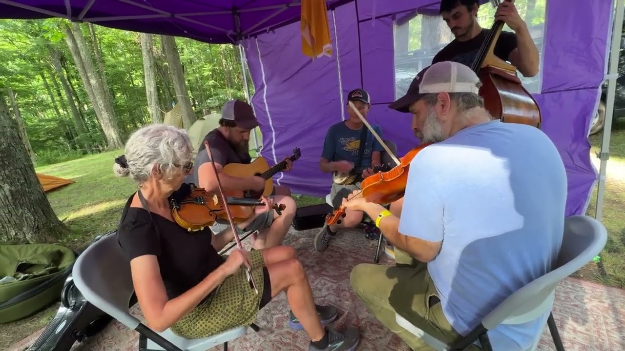 Clifftop 2024 - Ten Yards Of Calico - Judy Hyman & Rhys Jones
