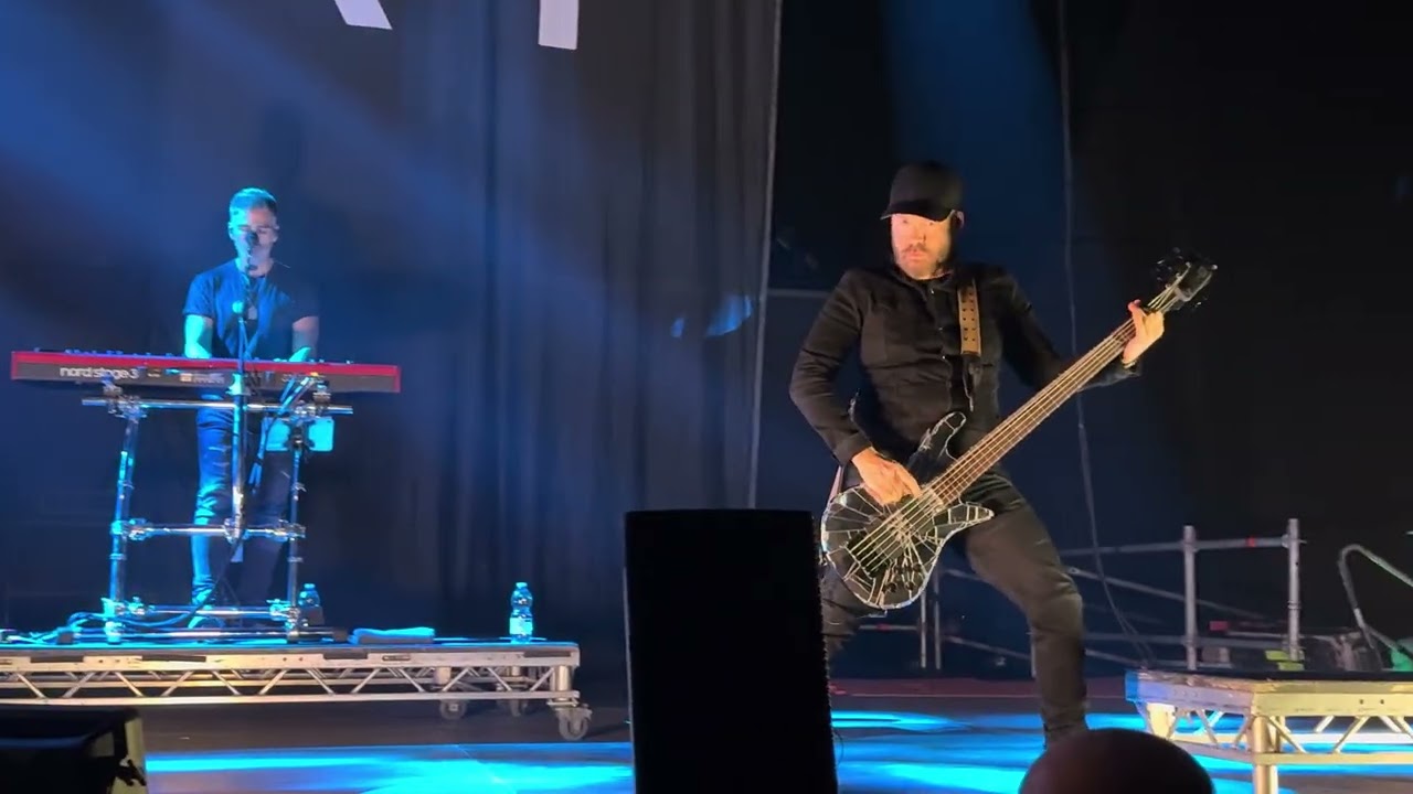 DAUGHTRY- The seeds(intro)/ DIVIDED(live in Poland, Gliwice, PreZero Arena, 27.01.2026) @daughtry 