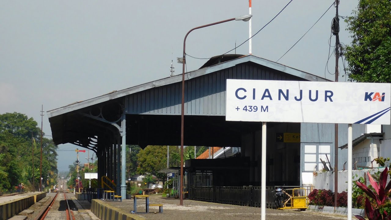 Bel stasiun cianjur  kedatangan kereta dan keberangkatan kereta, manuk dadali