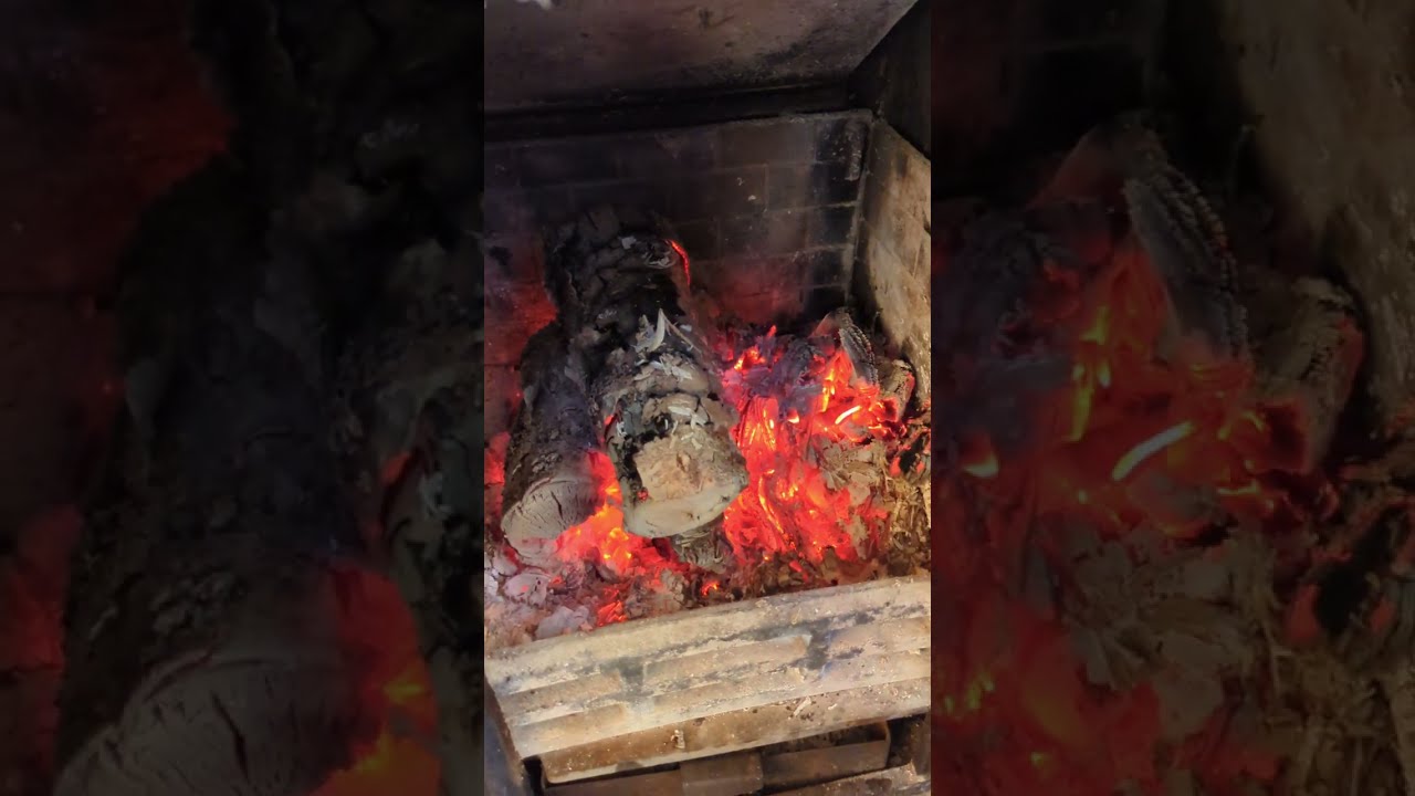 Za oknem minus 26°C. 🔥 Jak się pali brzoza🔥 #jak #się #pali #brzoza #kominek 