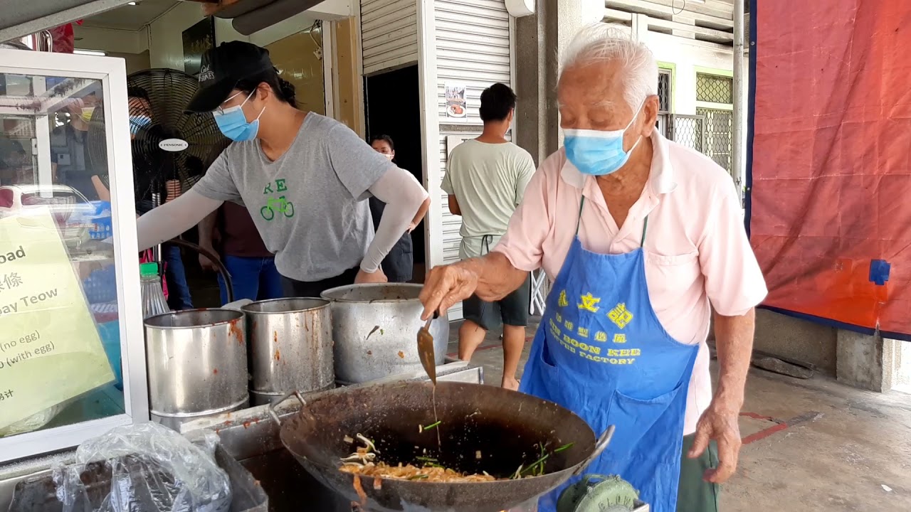 Famous Penang Siam Road char koay teow