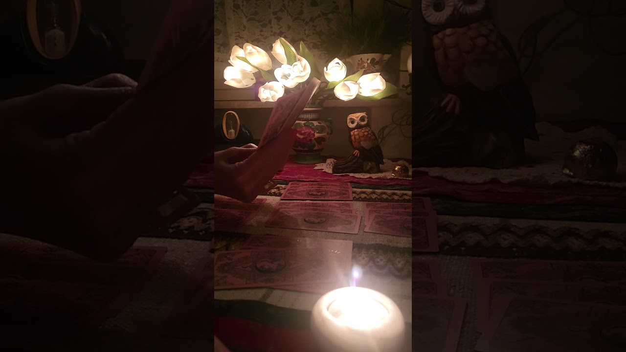 Мужчина и Женщина сидят вдвоём на Колесе Фортуны для мужчины последний шанс для женщины возрождение