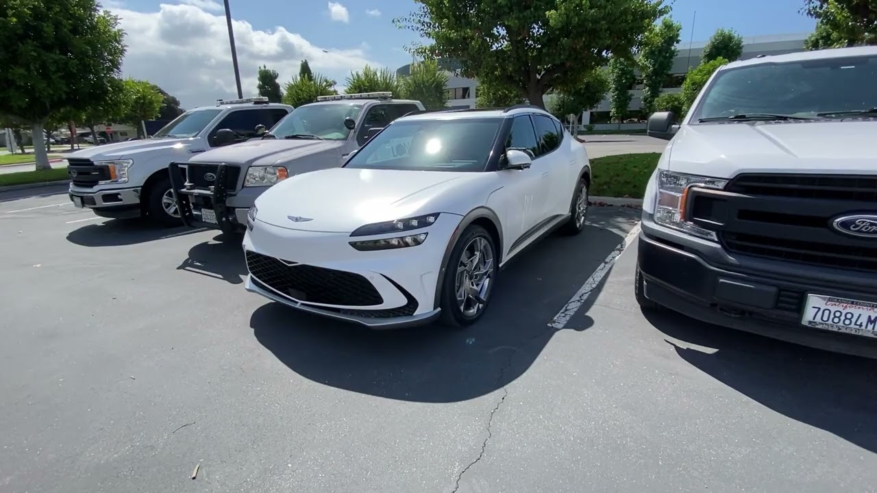 The 2023 Genesis GV60 has THE BEST Auto Park System I've seen!