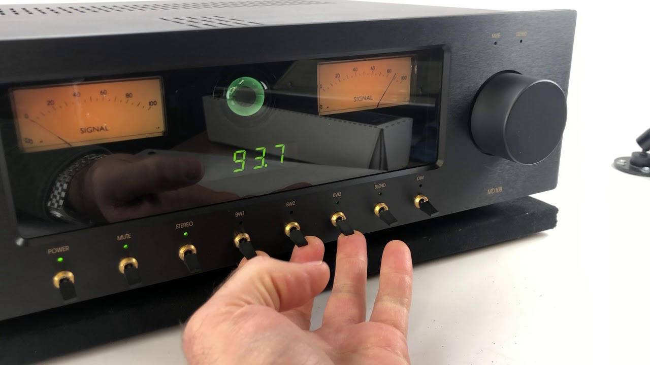 Мощный FM-тюнер Magnum Dynalab MD 108T с Magic Eye!