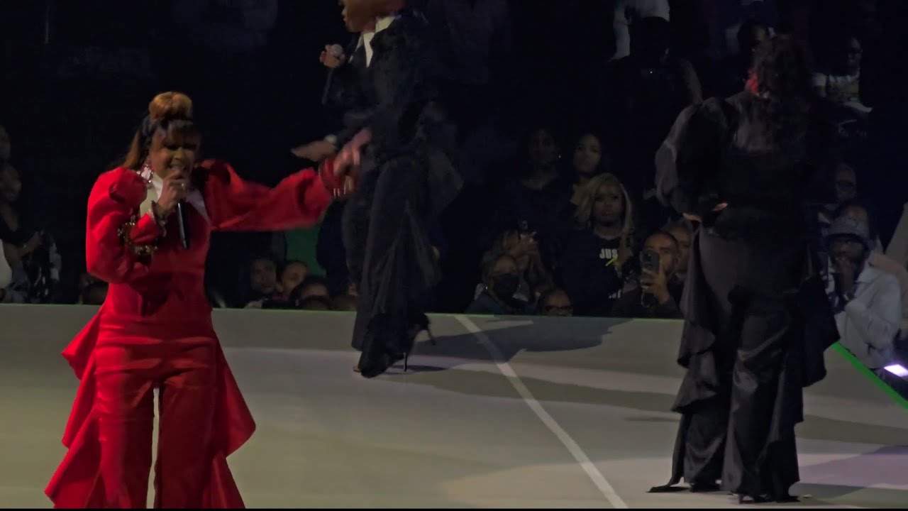 The Clark Sisters perform Balm in Gilead and Hallelujah at the Houston Reunion Tour