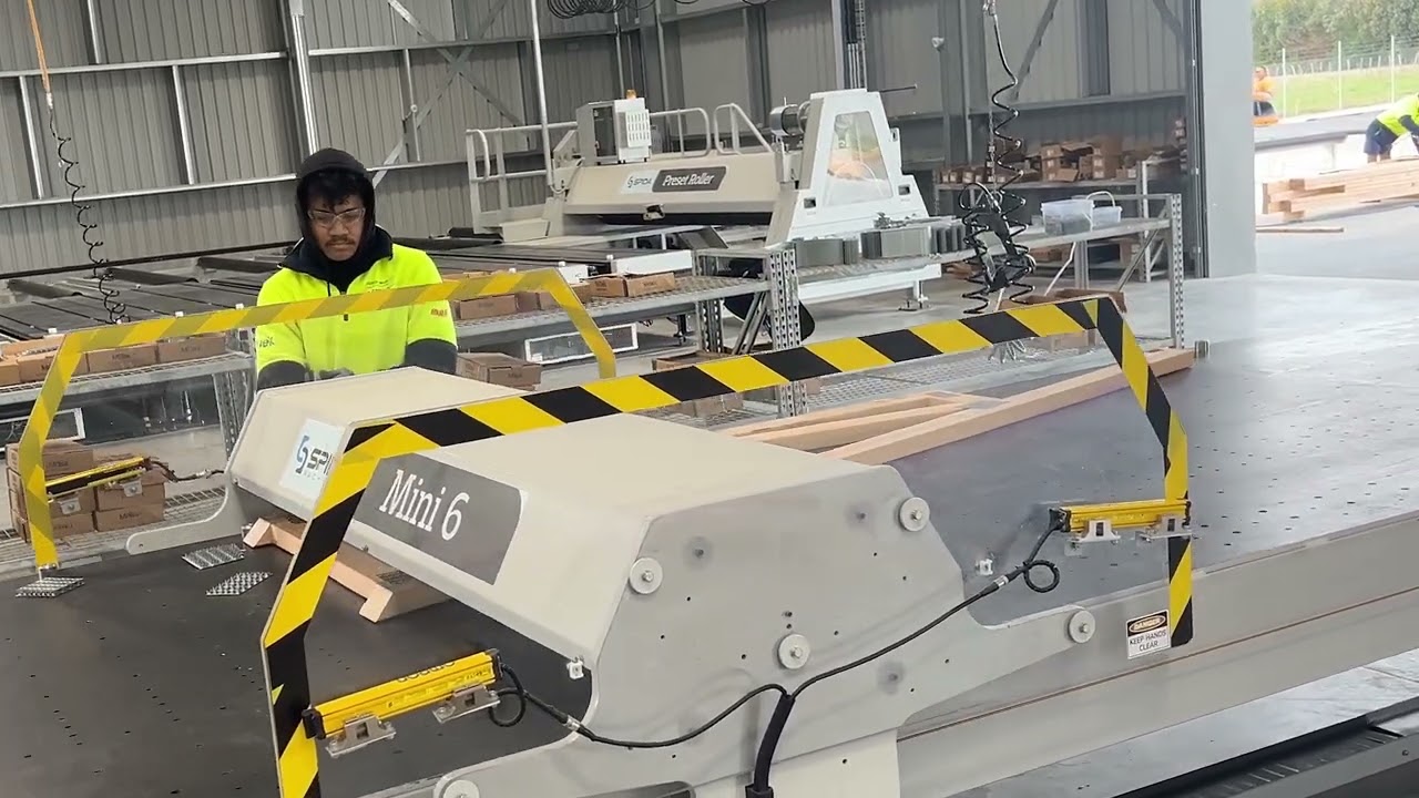 Spida Mini 6 – Ideal Table for Pressing Smaller Trusses
