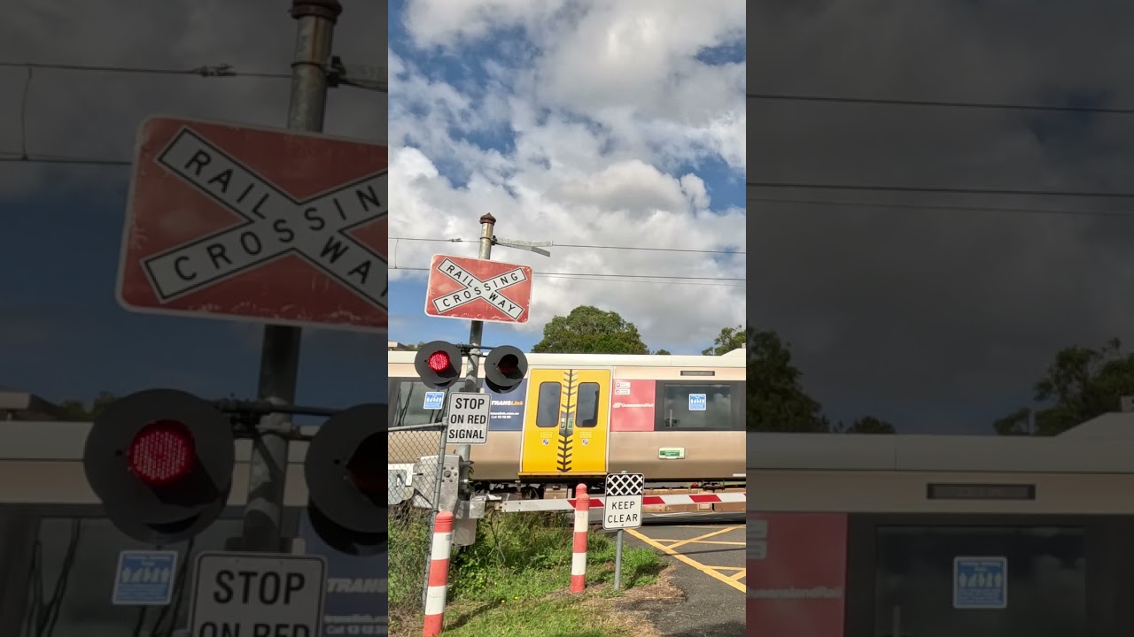 Boom Gates and Trains SH7