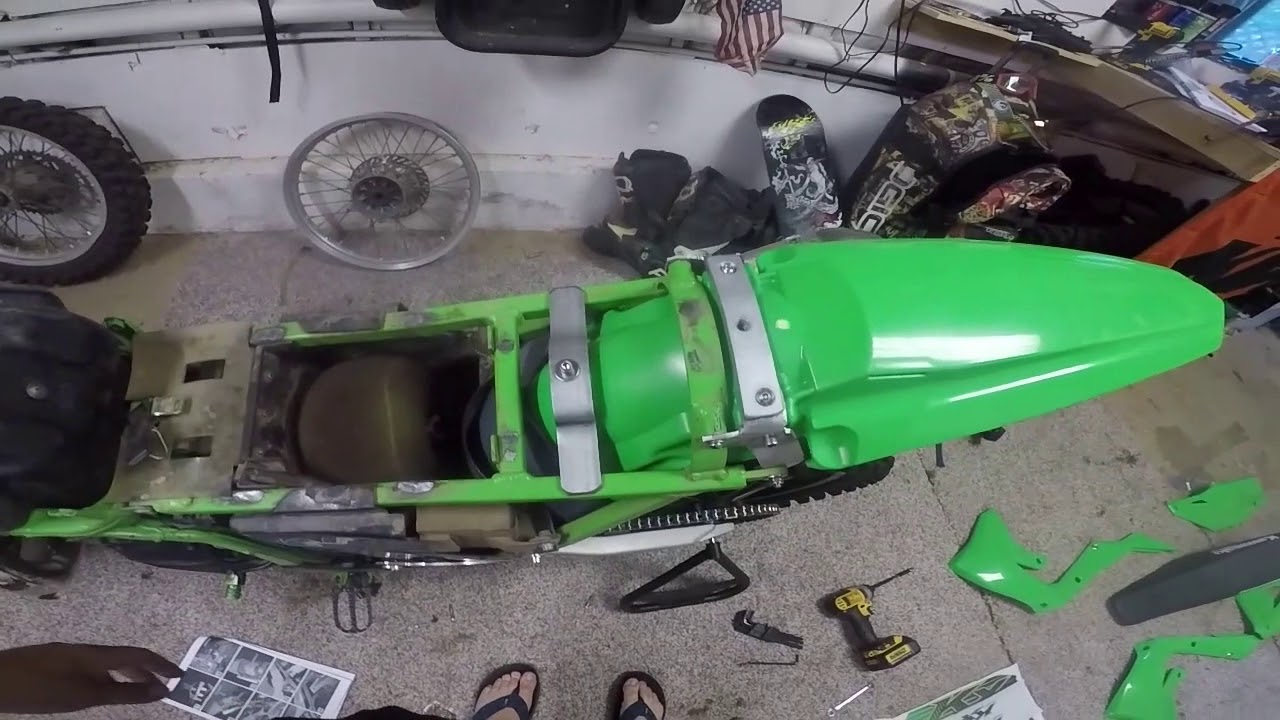 1999 KX250 TX Race 2020 plastics conversion kit install.
