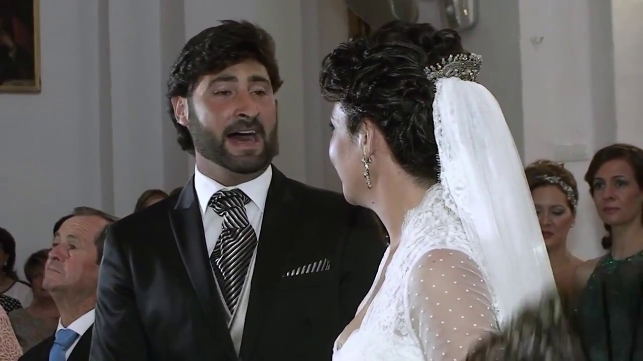 Damián Solís | Damián sorprende a su mujer el día de su enlace con una preciosa sevillana.