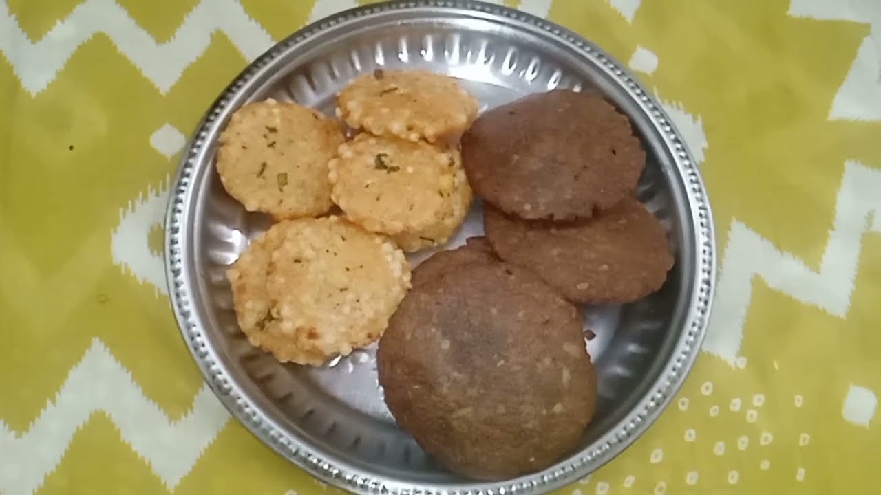 Sabudane ke pakode aur kuttu ki kachori
