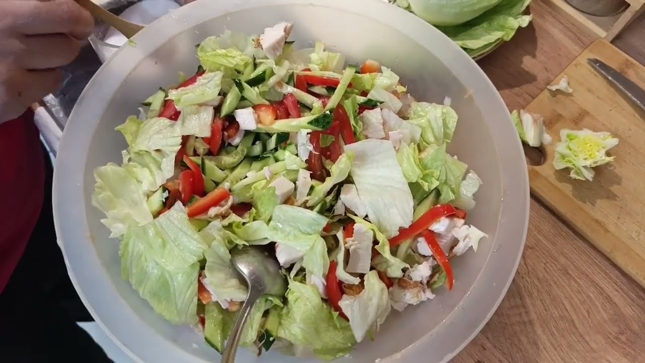 Салат из копчёной куриной грудки