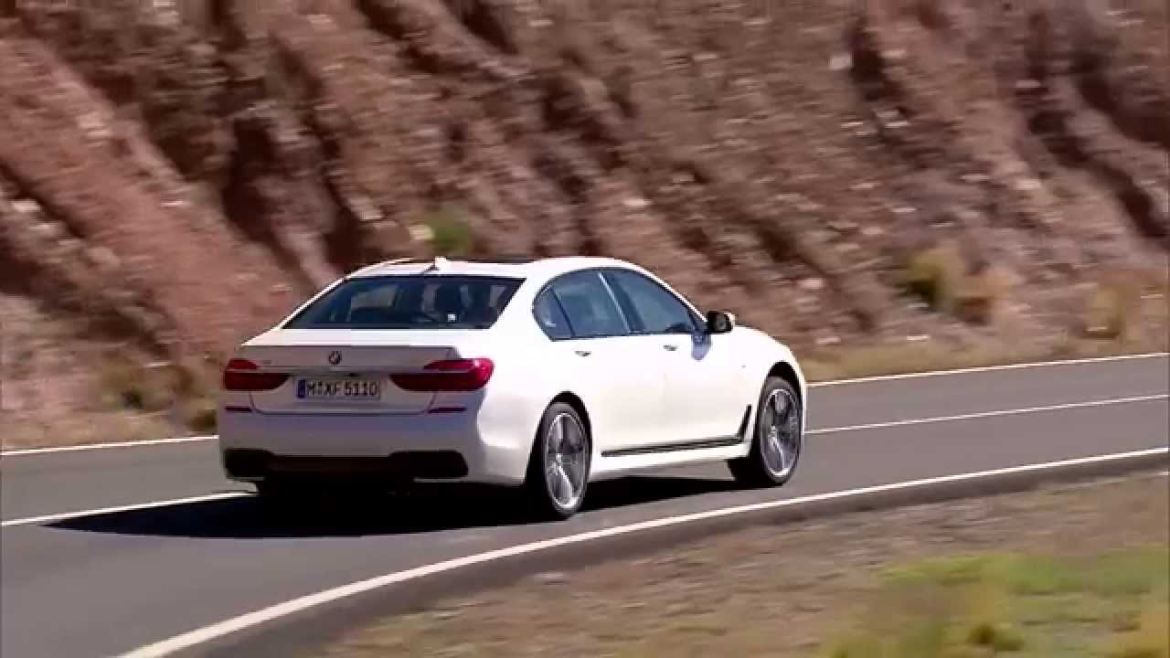 2016 BMW 7 Series M Sport Driving