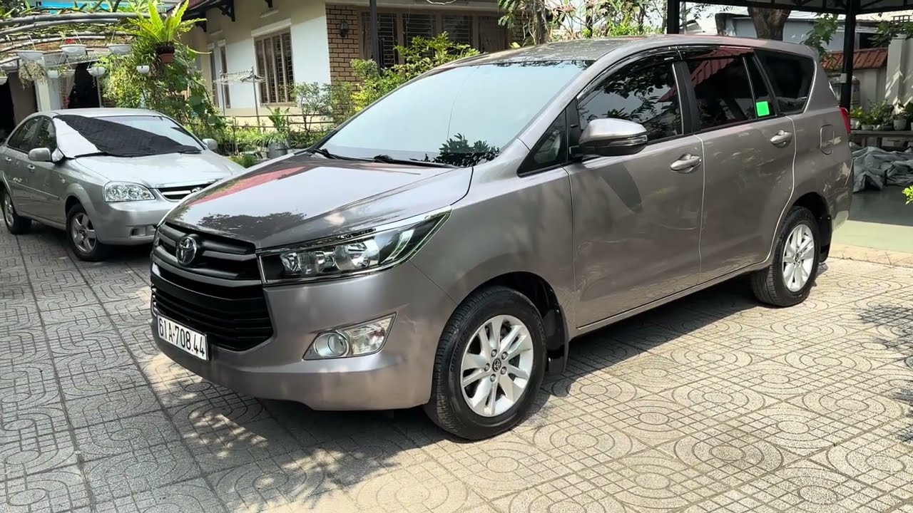 Innova 2019 2.0E số sàn chuẩn gia đình LH 0988339589