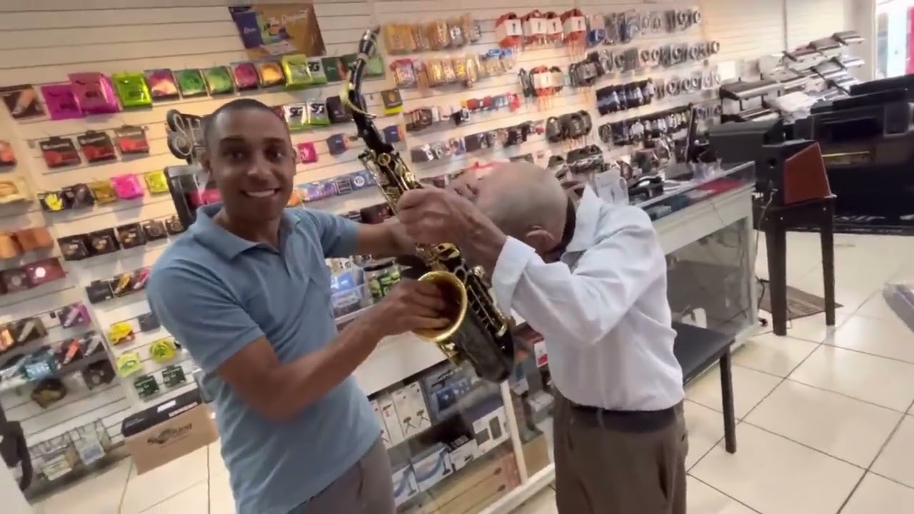 vovô Anesio arrasou no saxofone 🎷