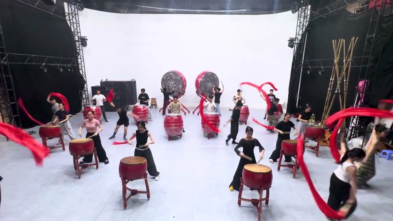 Trống hội khai xuân - Genia dance