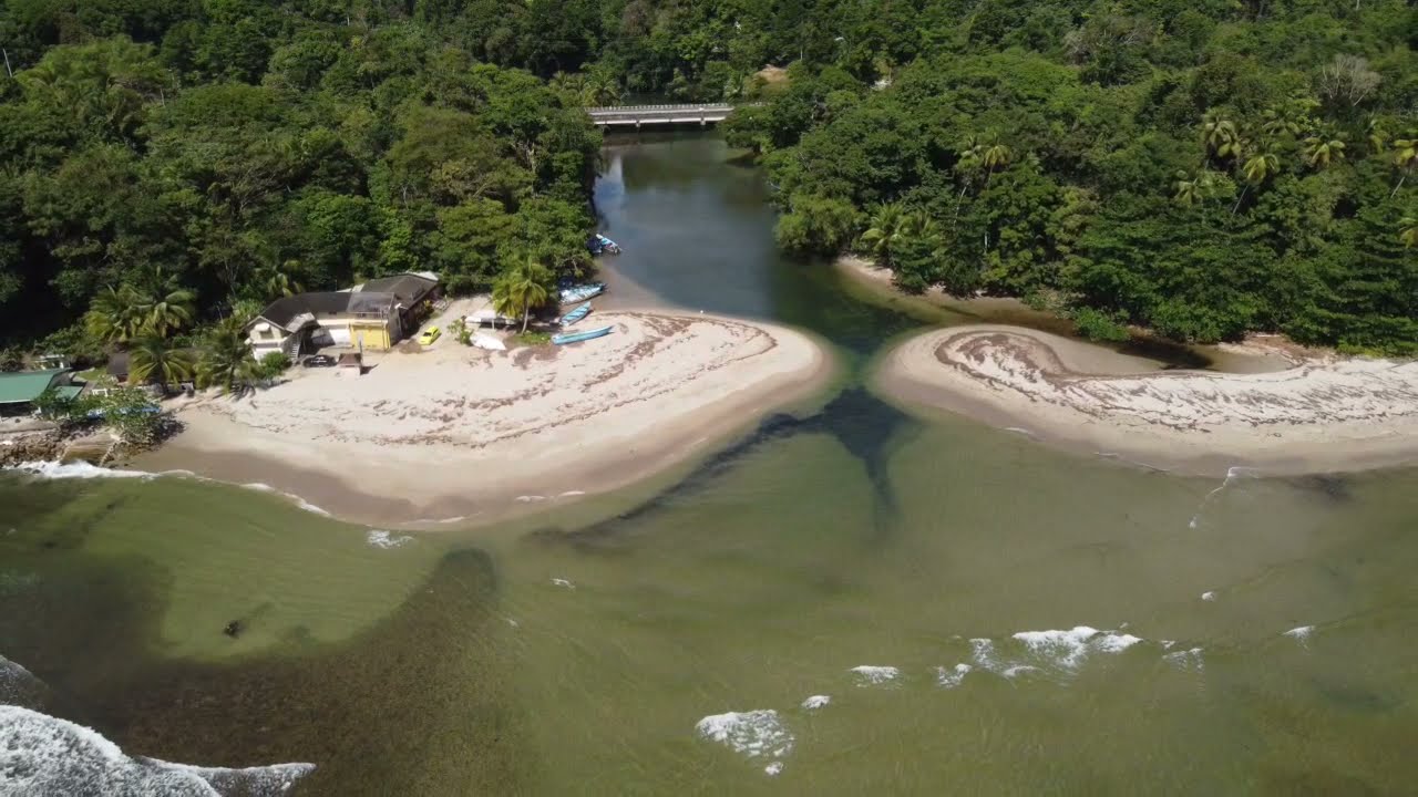 AMAZING AERIAL VIEW SALYBIA BAY 🏖 BEACH FISHING BOATS 🚤 TRINIDAD 🇹🇹 🤩 😻