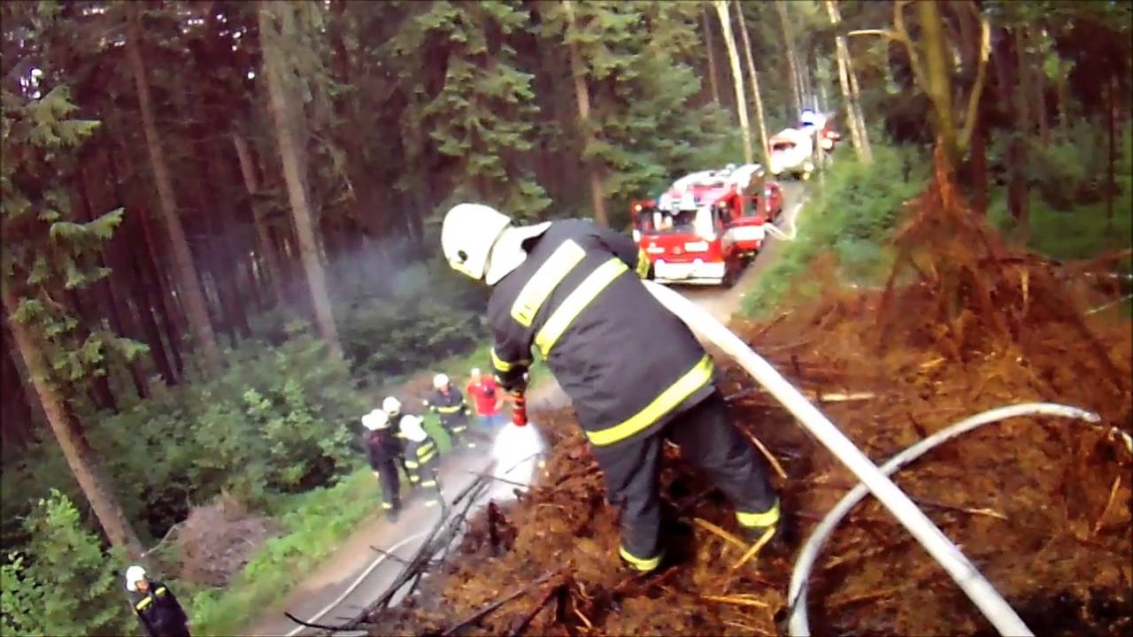 Výjezd k požáru Požár hromady klestí