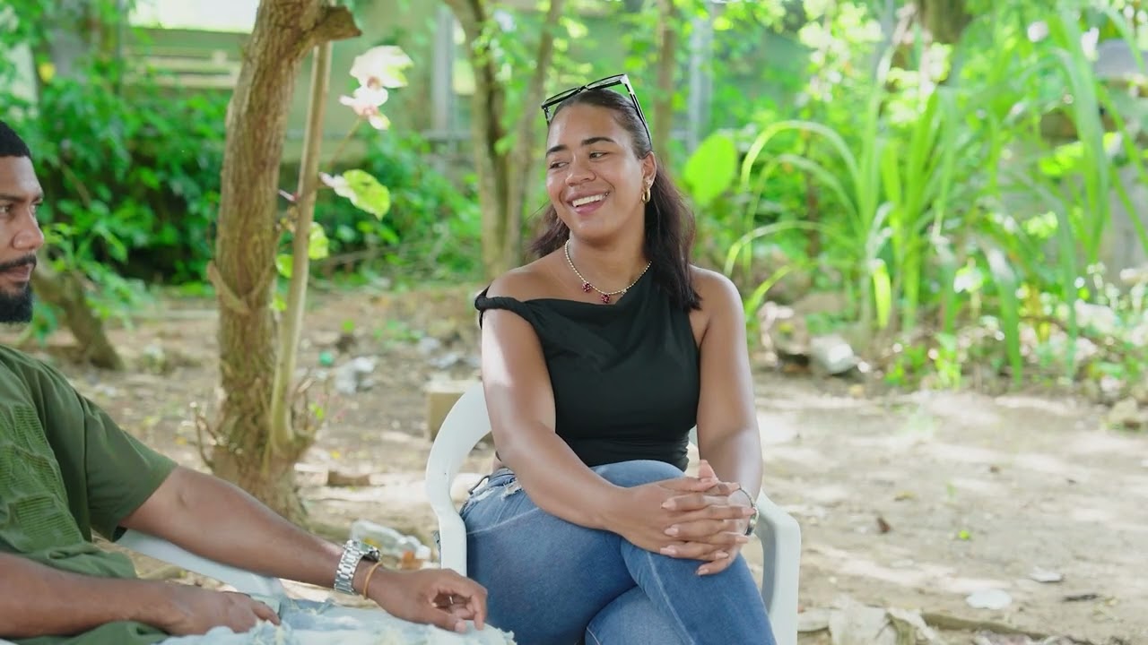 Su esposa invitó la amante de su esposo a su casa