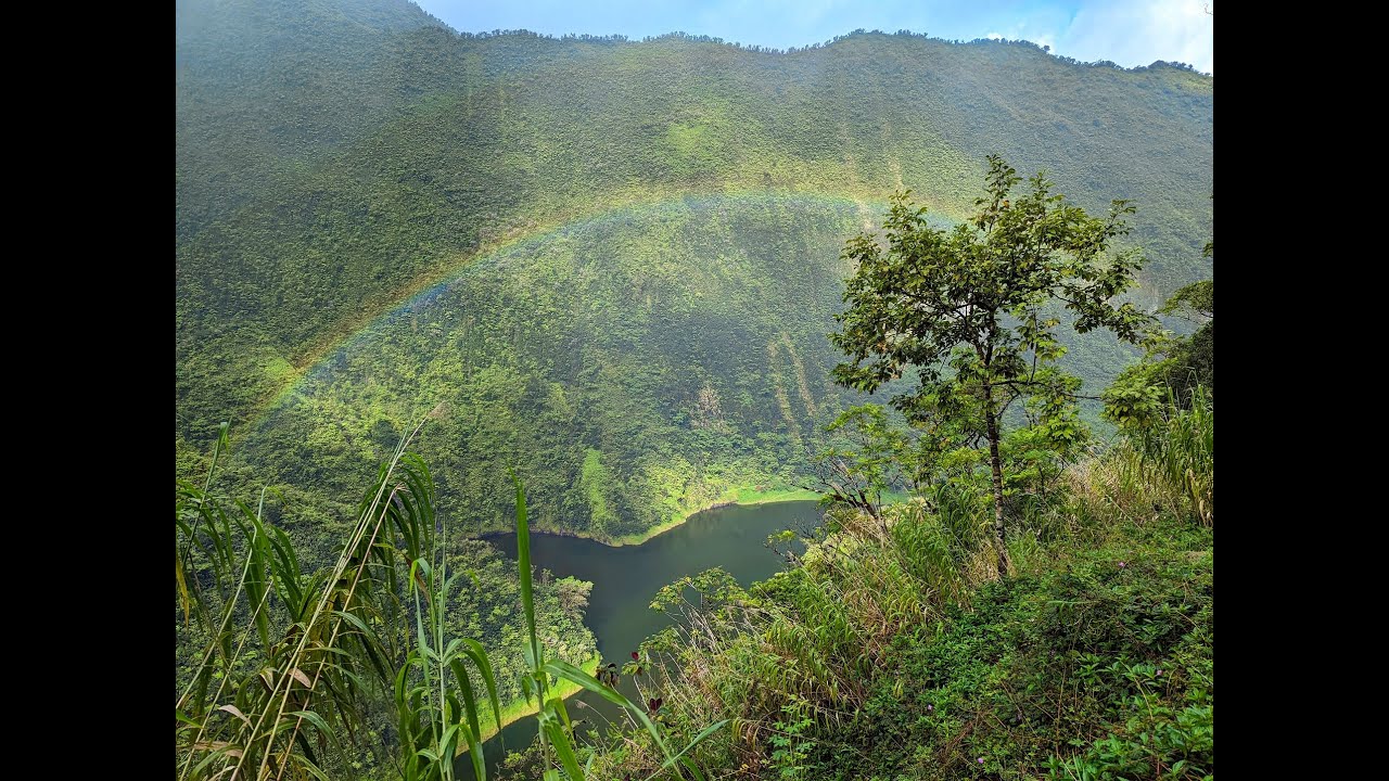 Papenoo Valley Tour in Tahiti - see more than 100 waterfalls after it rains