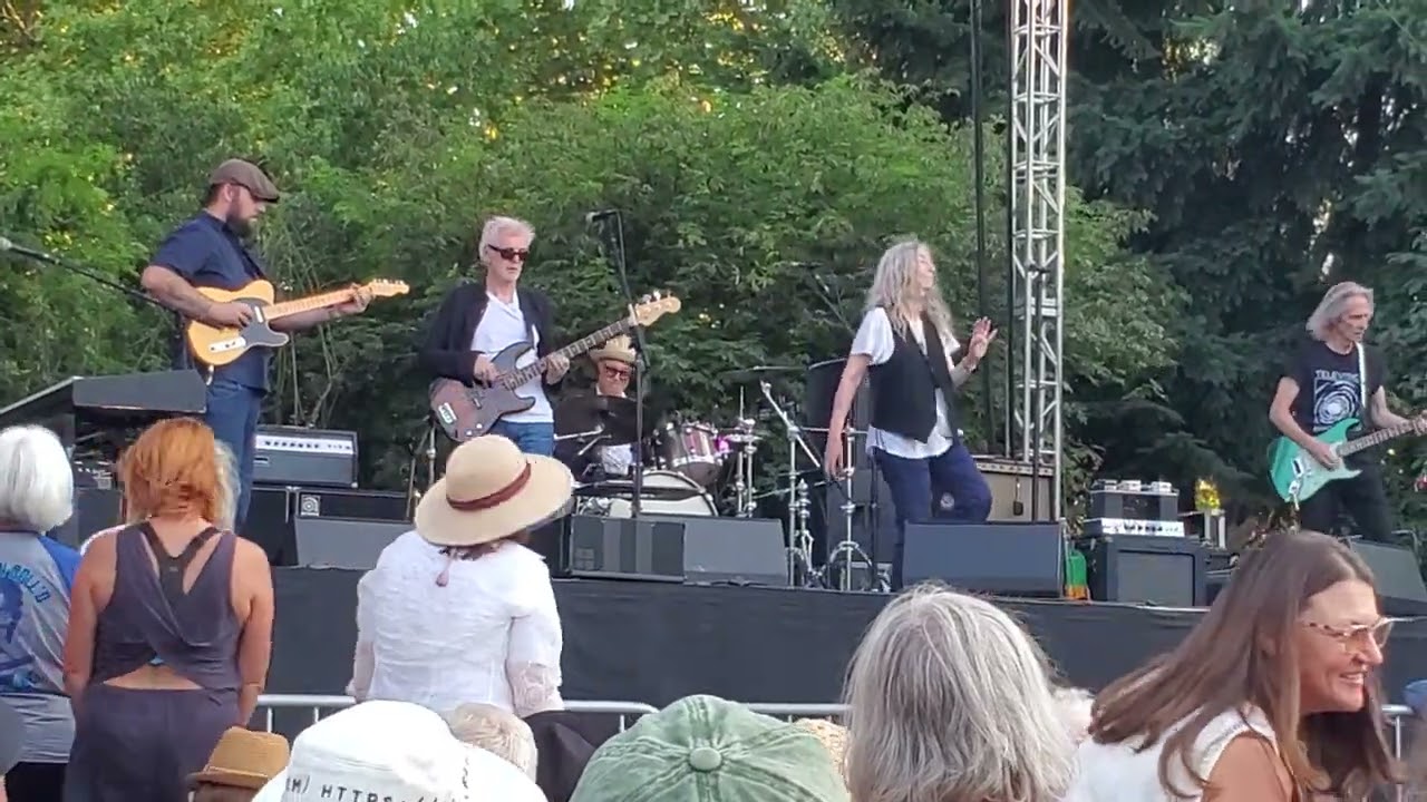 Patti Smith – Seattle Aug 16, 2023 - Dancing Barefoot