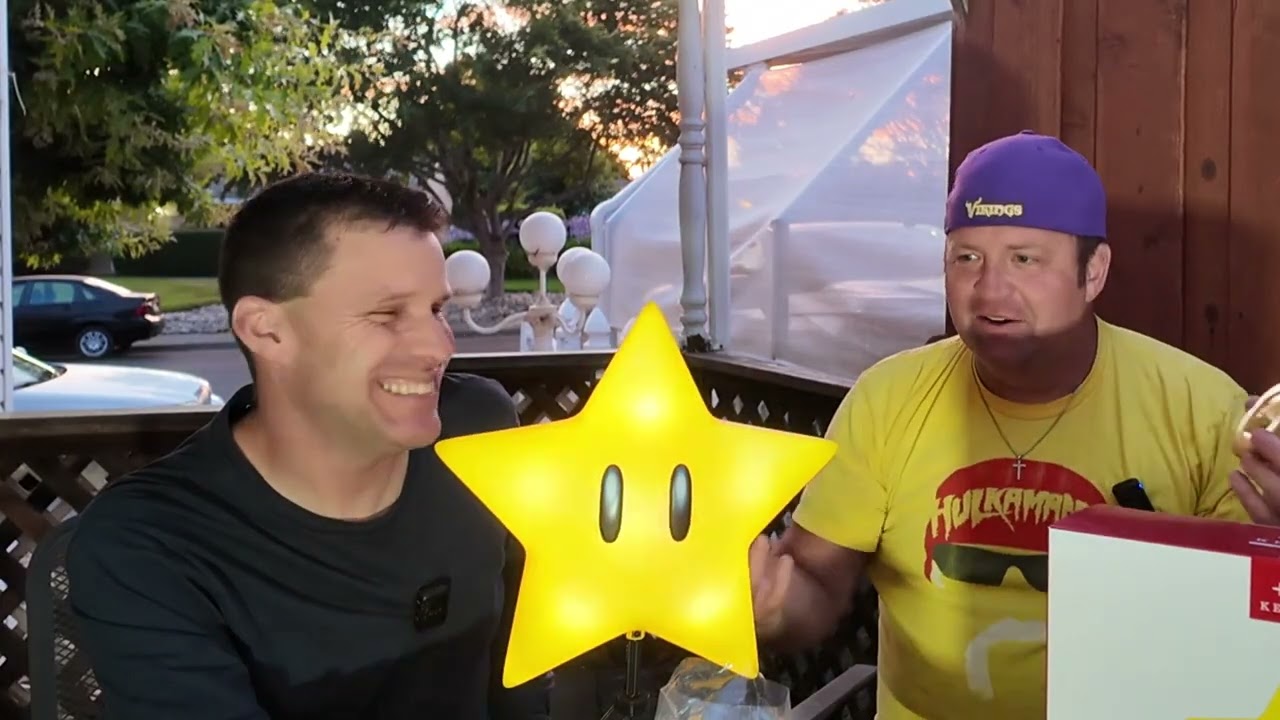 Super Mario Bros. Super Star Tree Topper Unboxing from Hallmark | Nintendo | TheRySquad